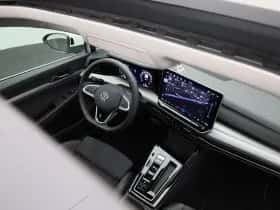 Volkswagen Golf (2025) thumbnail 38
