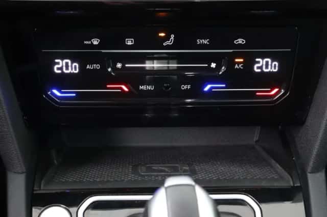 Volkswagen Passat (2023) thumbnail 13