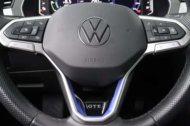 Volkswagen Passat (2023) thumbnail 16