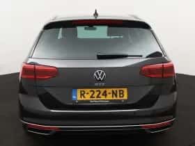 Volkswagen Passat (2023) thumbnail 4