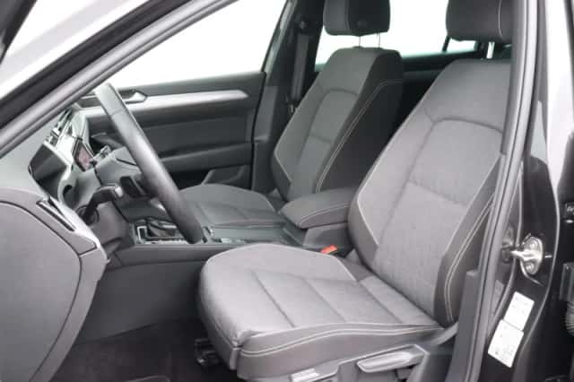 Volkswagen Passat (2023) thumbnail 7