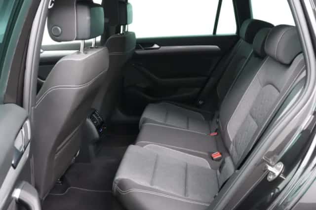 Volkswagen Passat (2023) thumbnail 9