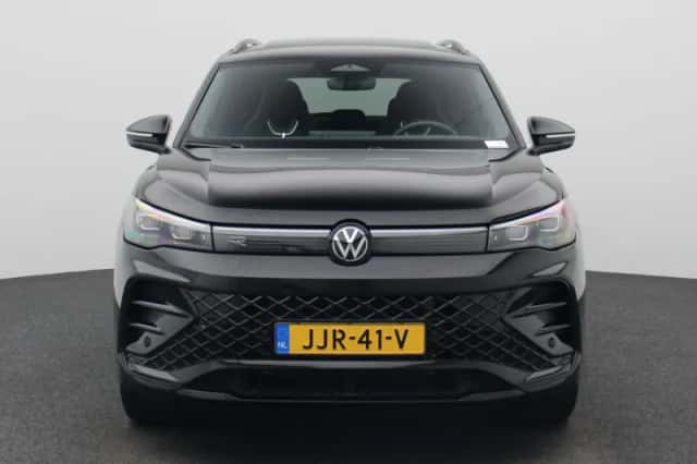 Volkswagen Tiguan (2025) thumbnail 3