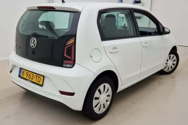Volkswagen Up! (2021) thumbnail 2
