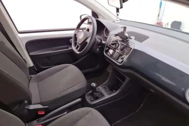 Volkswagen Up! (2021) thumbnail 3