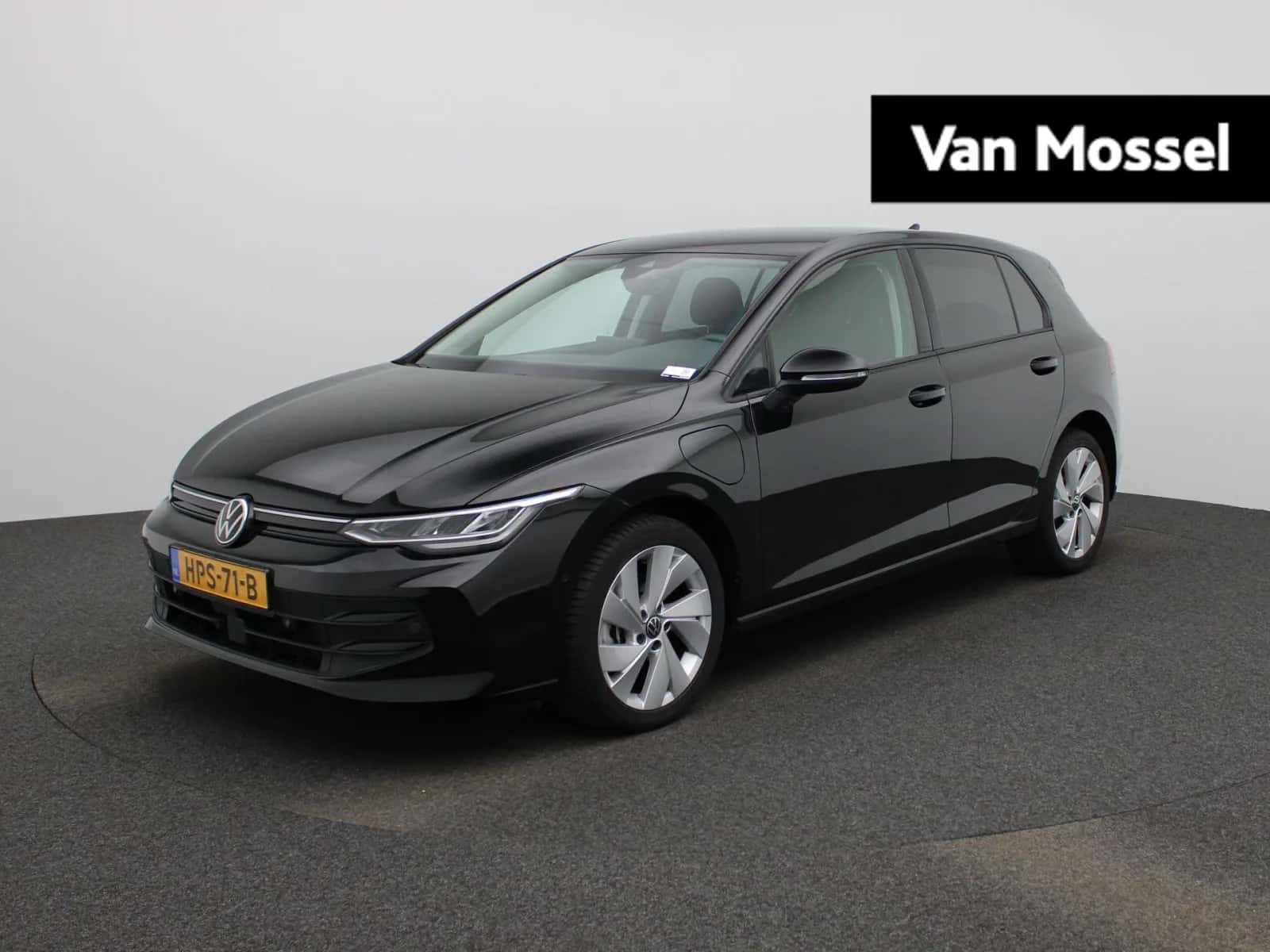Volkswagen Golf (2025) — foto 1