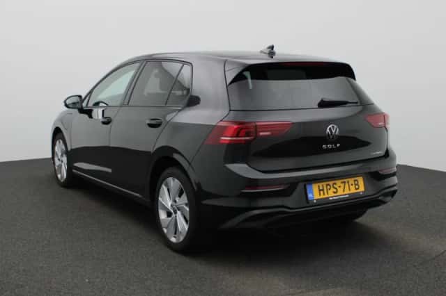 Volkswagen Golf (2025) thumbnail 2