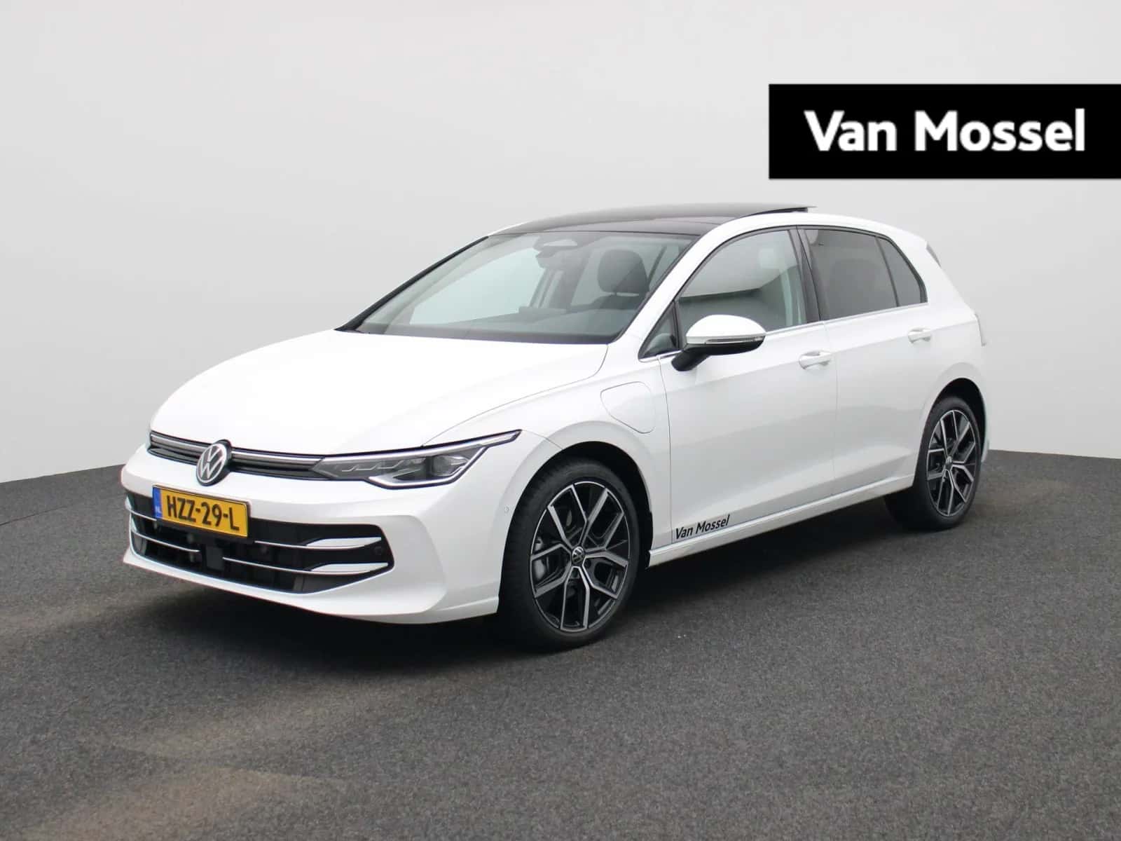 Volkswagen Golf (2025) — foto 1