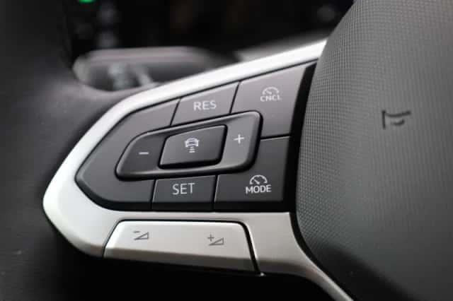 Volkswagen Golf (2025) thumbnail 17