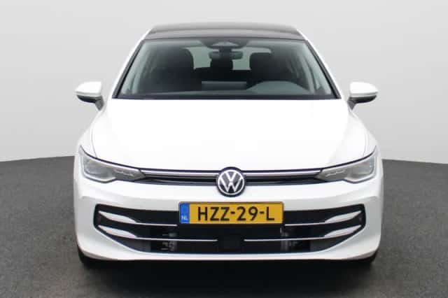 Volkswagen Golf (2025) thumbnail 3