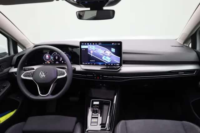 Volkswagen Golf (2025) thumbnail 38