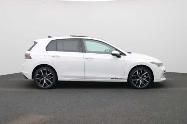 Volkswagen Golf (2025) thumbnail 6