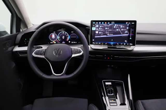 Volkswagen Golf (2025) thumbnail 7