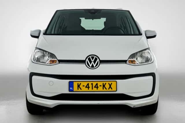 Volkswagen Up! (2021) thumbnail 5