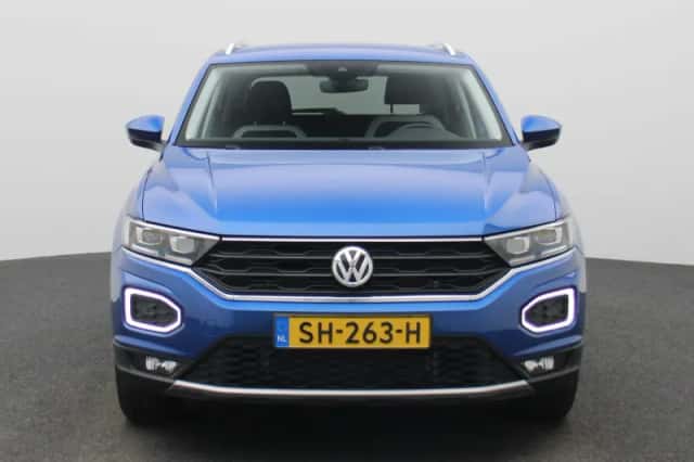 Volkswagen T-Roc (2018) thumbnail 3