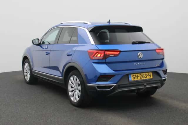Volkswagen T-Roc (2018) thumbnail 2