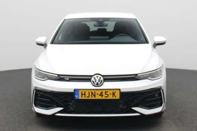 Volkswagen Golf (2025) thumbnail 3