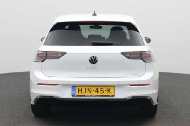 Volkswagen Golf (2025) thumbnail 4