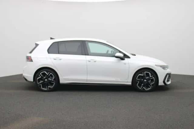 Volkswagen Golf (2025) thumbnail 5