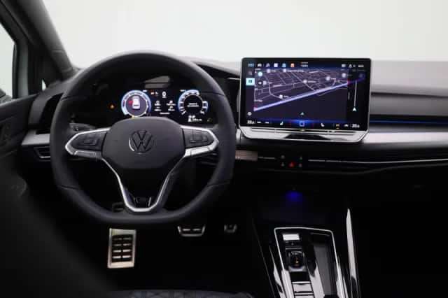 Volkswagen Golf (2025) thumbnail 6