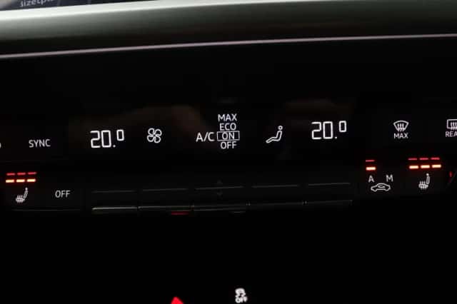 Audi Q4 e-tron (2024) thumbnail 12
