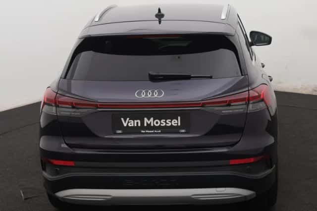 Audi Q4 e-tron (2024) thumbnail 5