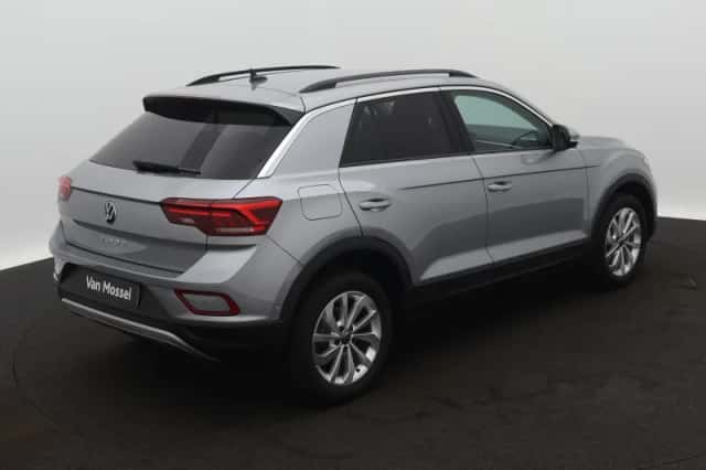 Volkswagen T-Roc (2025) thumbnail 4