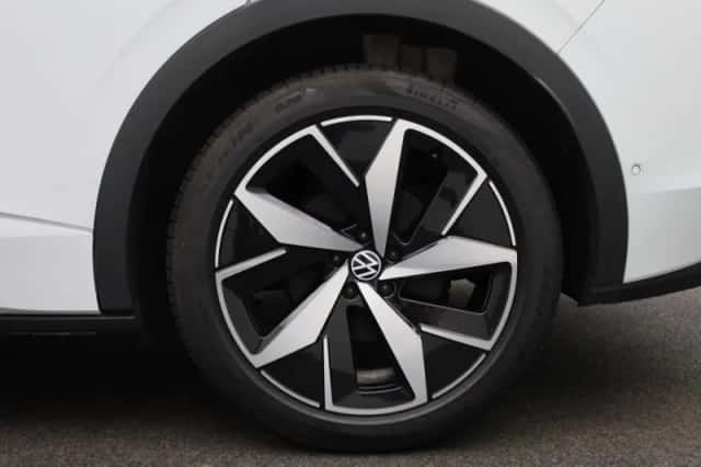 Volkswagen ID.4 (2023) thumbnail 12