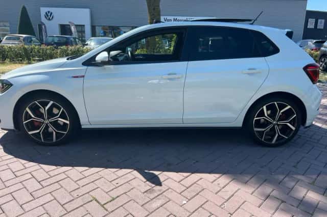 Volkswagen Polo (2022) thumbnail 2