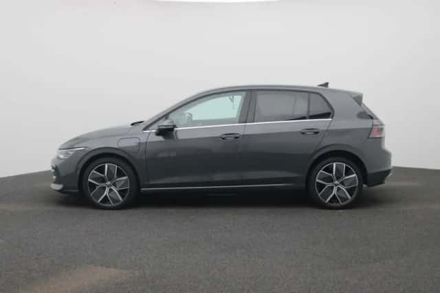 Volkswagen Golf (2025) thumbnail 4