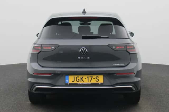 Volkswagen Golf (2025) thumbnail 5