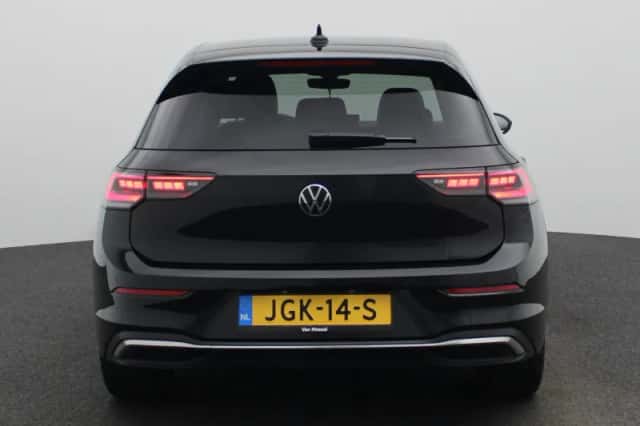Volkswagen Golf (2025) thumbnail 5