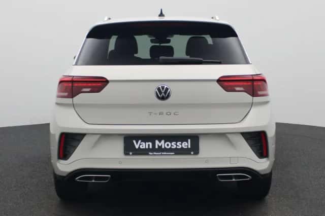 Volkswagen T-Roc (2024) thumbnail 5