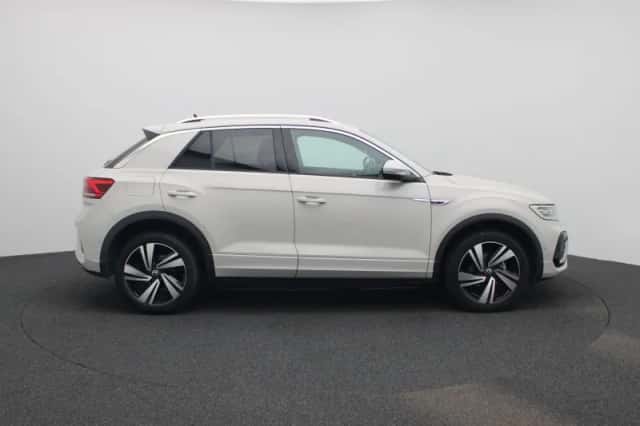 Volkswagen T-Roc (2024) thumbnail 6