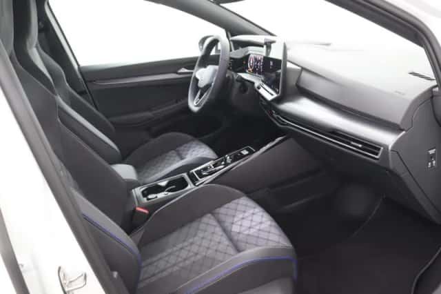 Volkswagen Golf (2025) thumbnail 5