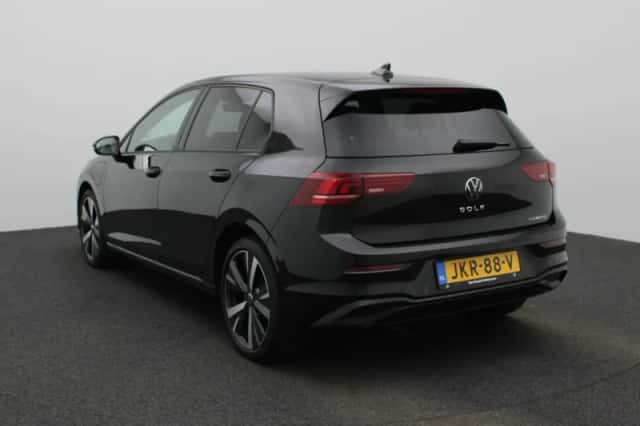 Volkswagen Golf (2025) thumbnail 2