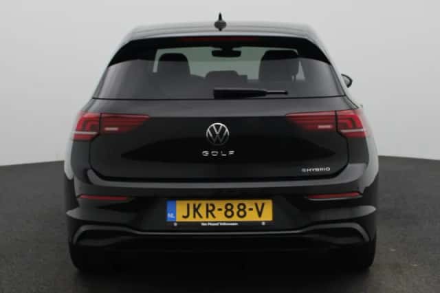 Volkswagen Golf (2025) thumbnail 5