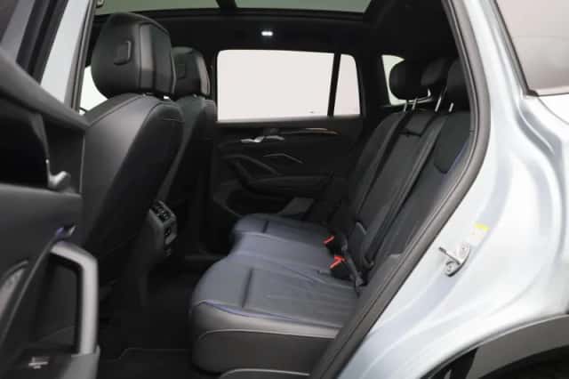 Volkswagen Tiguan (2025) thumbnail 12