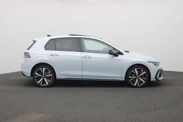 Volkswagen Golf (2025) thumbnail 6