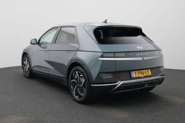 Hyundai Ioniq 5 (2023) thumbnail 2