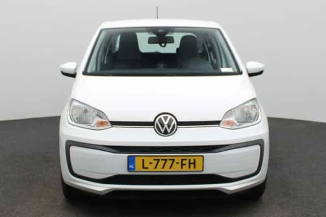 Volkswagen Up! (2021) thumbnail 3