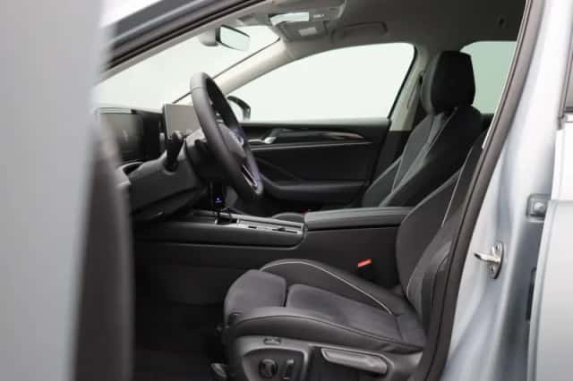 Volkswagen Passat (2024) thumbnail 11