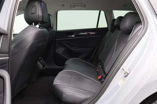 Volkswagen Passat (2024) thumbnail 12