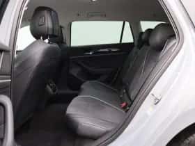 Volkswagen Passat (2024) thumbnail 12