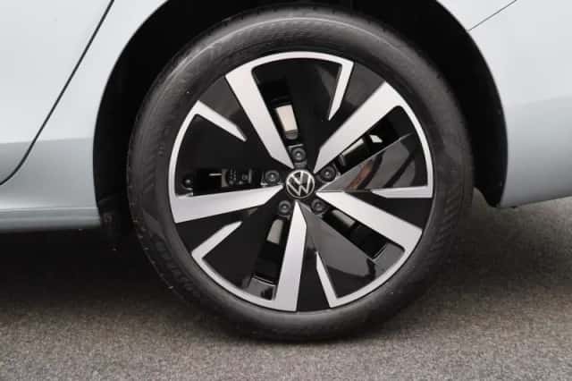 Volkswagen Passat (2024) thumbnail 13