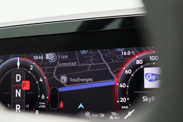 Volkswagen Passat (2024) thumbnail 25