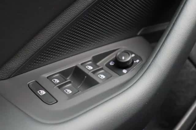 Volkswagen Passat (2024) thumbnail 30