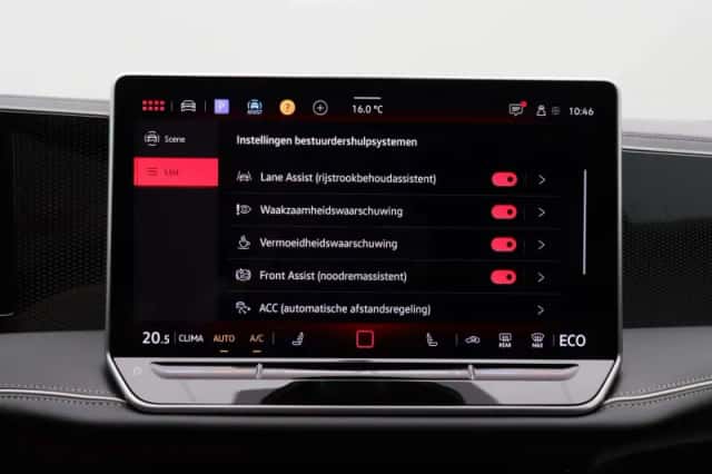 Volkswagen Passat (2024) thumbnail 31
