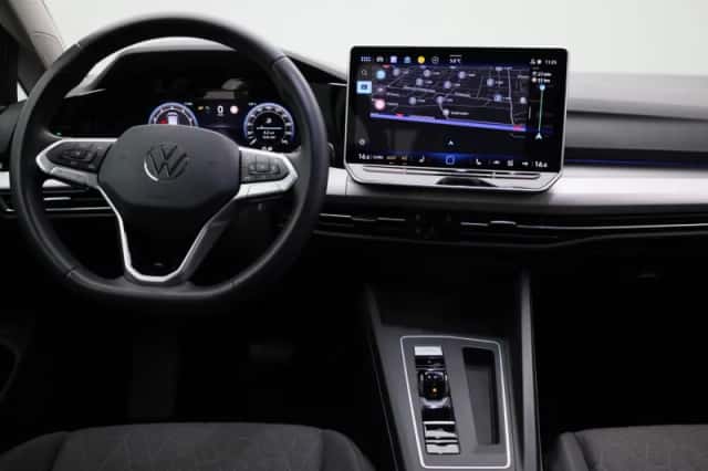Volkswagen Golf (2024) thumbnail 7