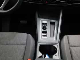 Volkswagen Golf (2024) thumbnail 9